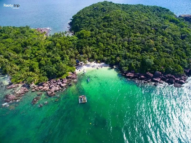 mong tay island