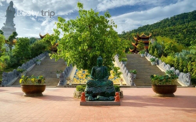 ho quoc pagoda phu quoc