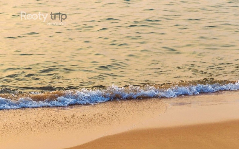long beach phu quoc clear water