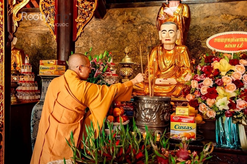 ho quoc pagoda phu quoc