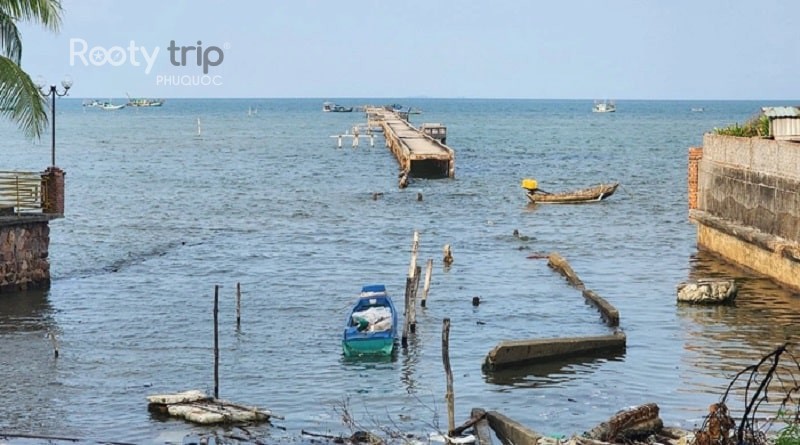 ham ninh fishing village