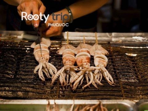 night squid fishing phu quoc