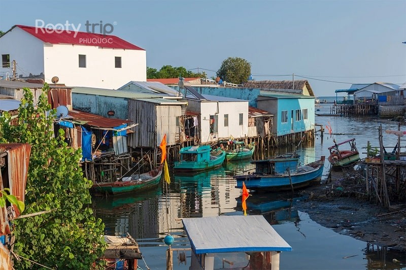 ham ninh fishing village