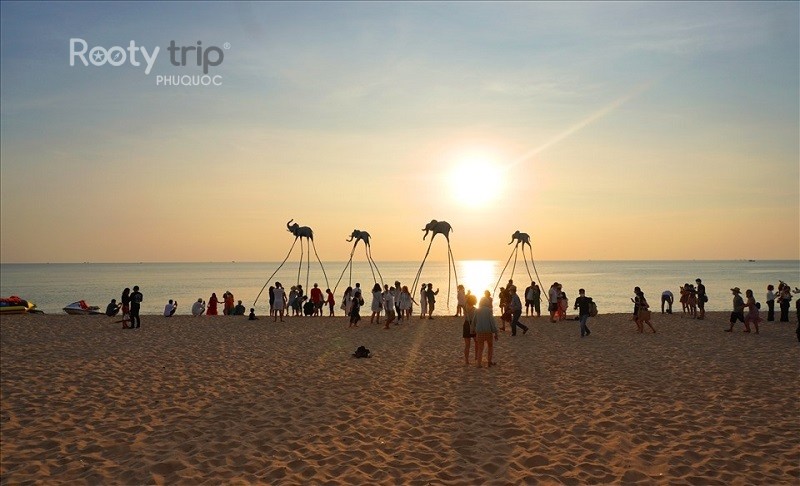 sunset sanato beach phu quoc