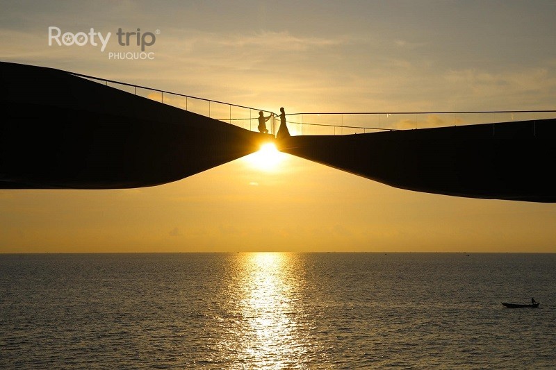 visit sunset town phu quoc