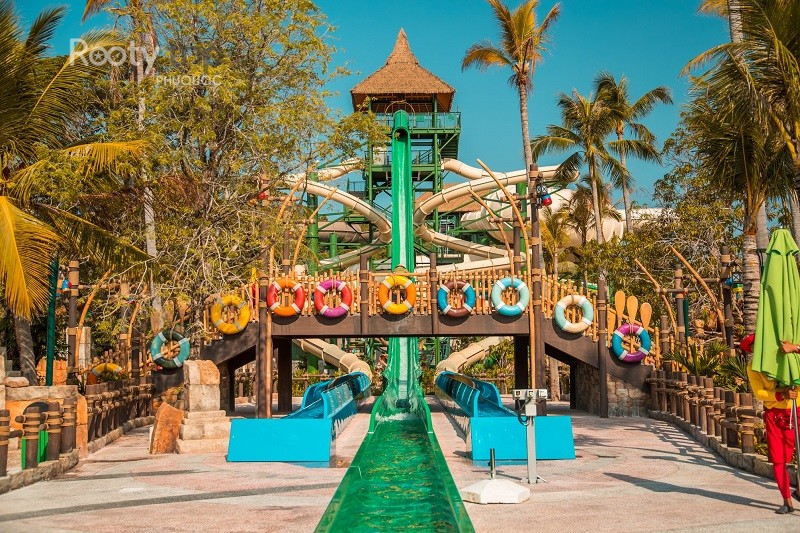 aquatopia water park phu quoc
