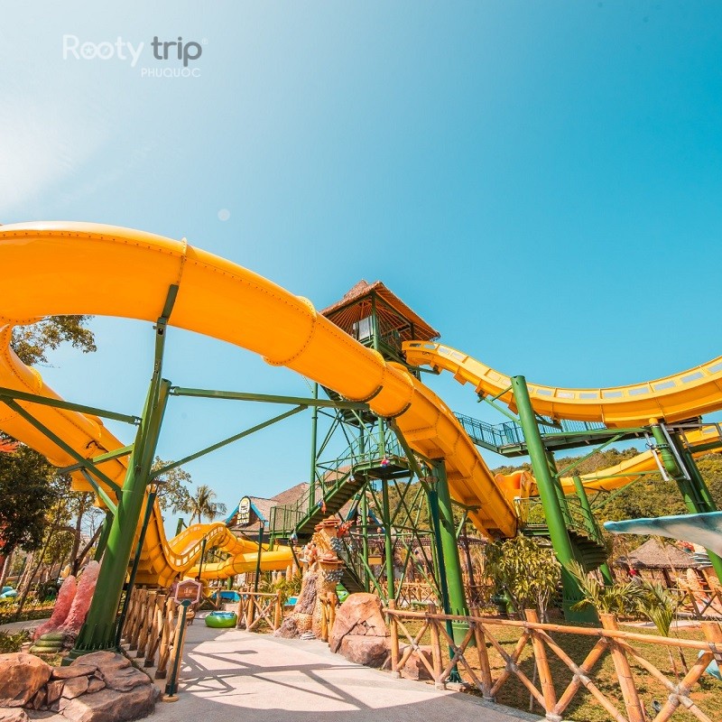 aquatopia water park phu quoc