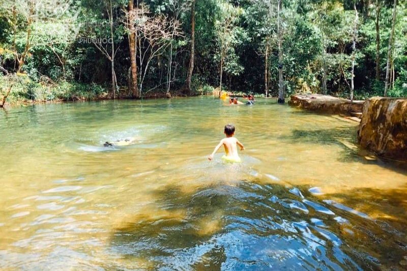 bom waterfall phu quoc