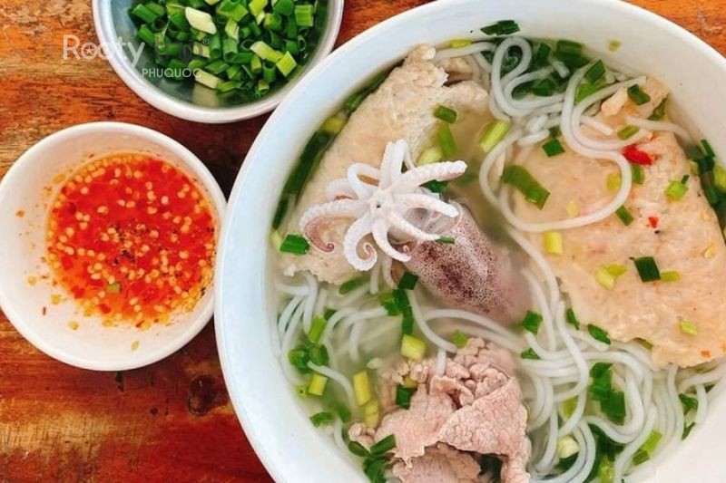 introduction to phu quoc stirred vermicelli soup