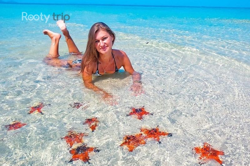 rach vem fishing village – selfie with starfish