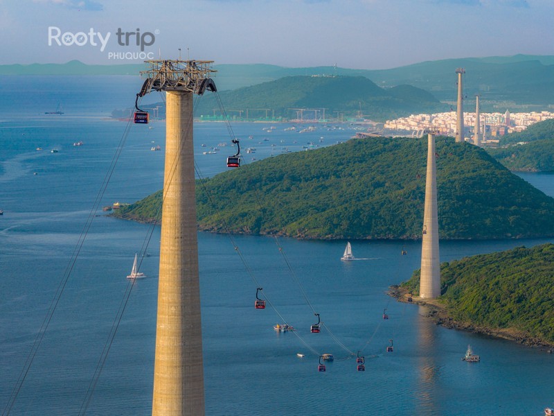 Hon Thom cable car over sea